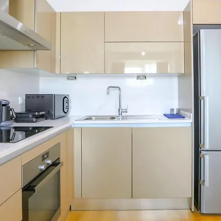 Business-friendly Res With Pool In Fikirtepe Διαμέρισμα *