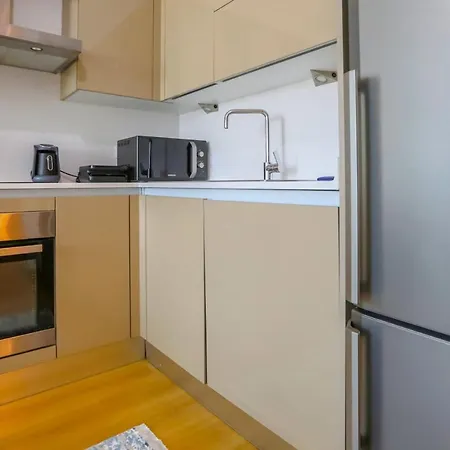 Διαμέρισμα Business-friendly Res With Pool In Fikirtepe *